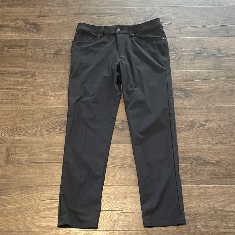 Men's Lululemon Athletica Dark Gray 5 Pocket Pants, Size 32
30 inseam - Picture 1 of 4